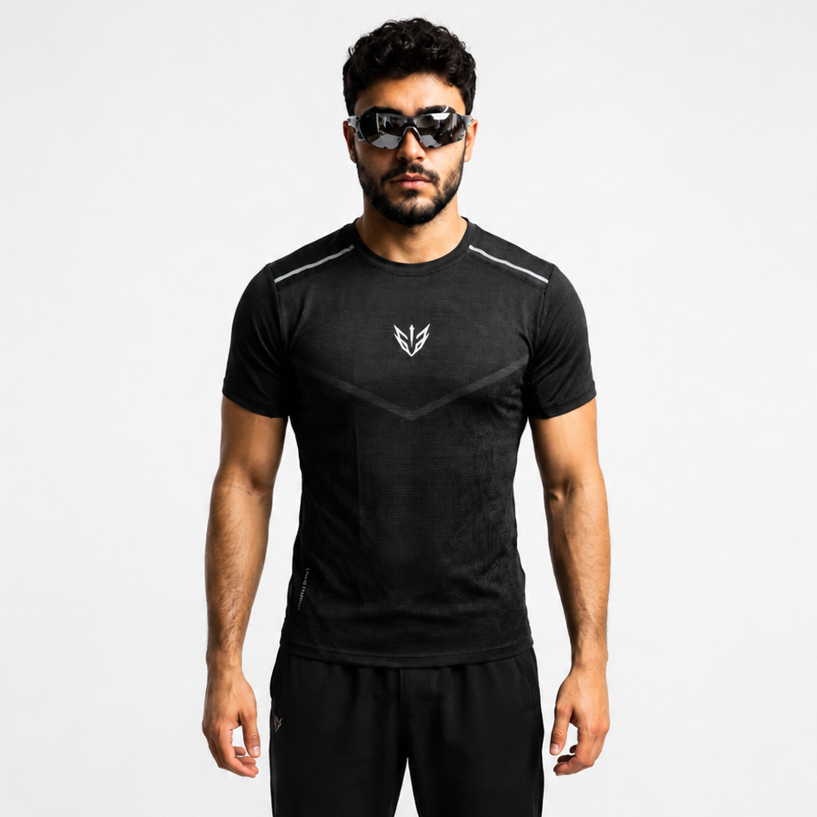 EVUNO Apex 01 Performance Tee in Onyx, front fit